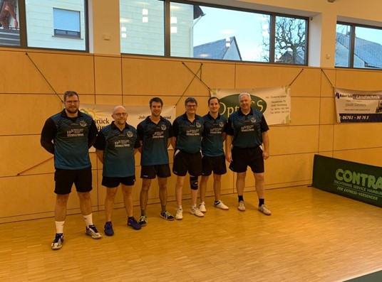 ​Das SG-Sextett in der Aufstellung entsprechend der Mannschaftsposition (v.li): Sven Fischer, Markus Schellenbeck, Stefan Vrbanatz, Reinhold Stein, Marc Wilhelm, Volker Straßburger.