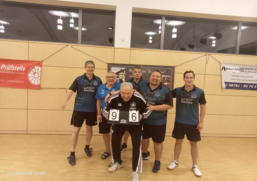 Die Sieger im Nachbarschaftsduell: (v.l.n.r.) Dirk Hönig, Michael Keßler, Volker Straßburger, Christian Rolinger, Simon Maus, Marc Wilhelm. Die Sieger im Nachbarschaftsduell: (v.l.n.r.) Dirk Hönig, Michael Keßler, Volker Straßburger, Christian Rolinger, Simon Maus, Marc Wilhelm.